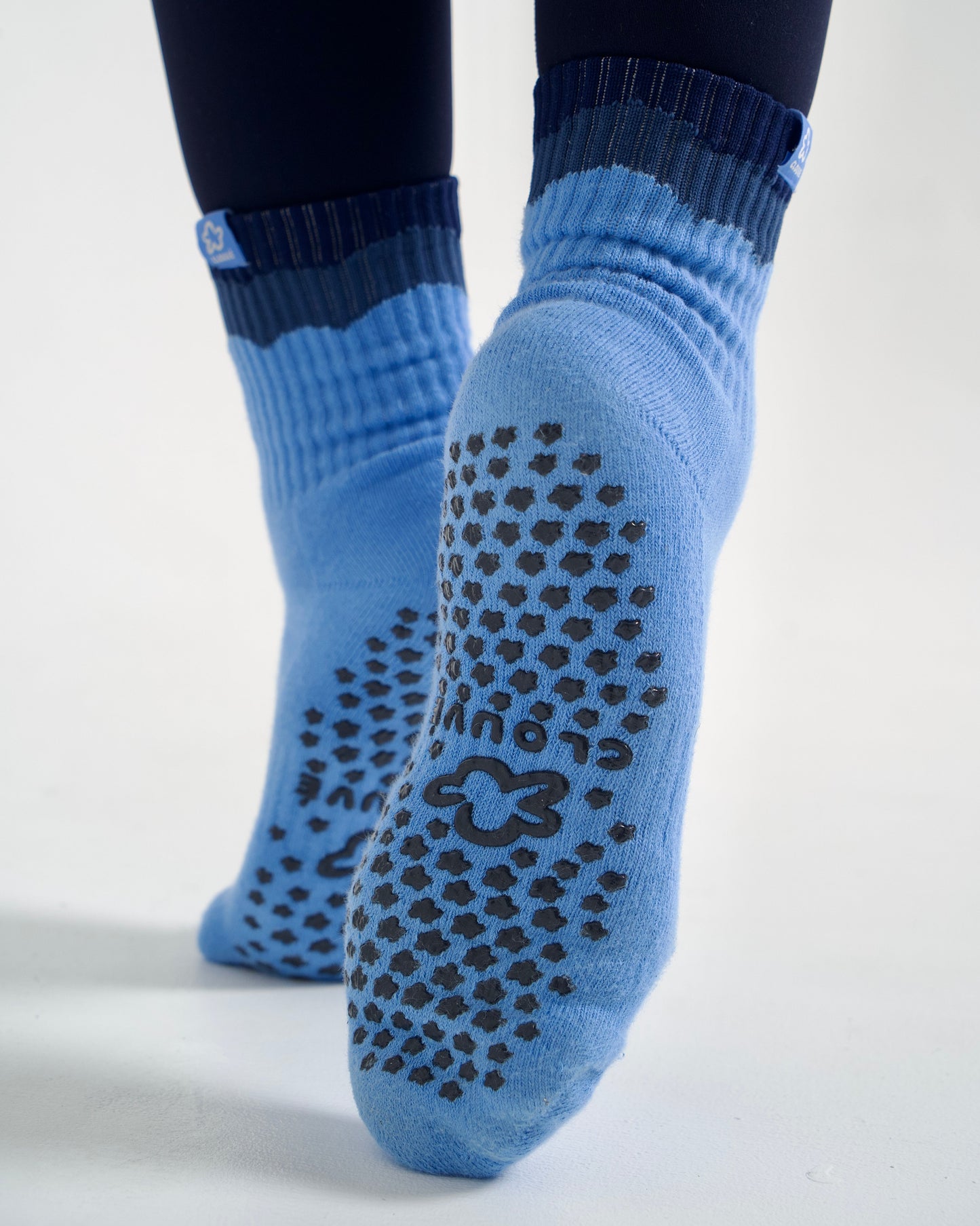 Skyline Peak Grip Socks