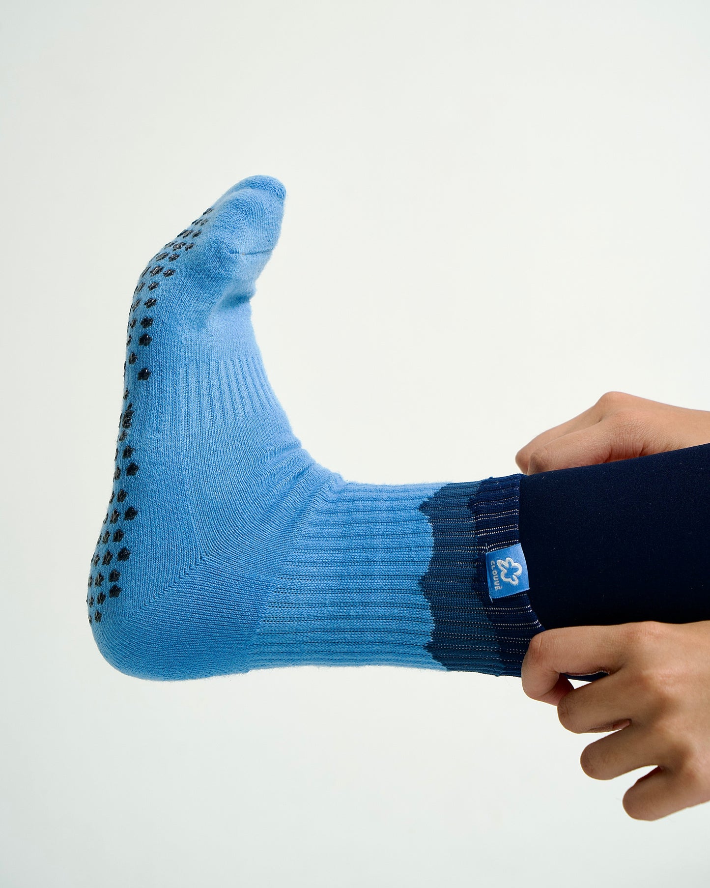 Skyline Peak Grip Socks
